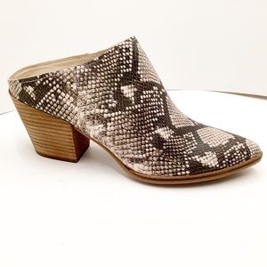 🆕{Dolce Vita} Roya Snake Print Embossed Leather